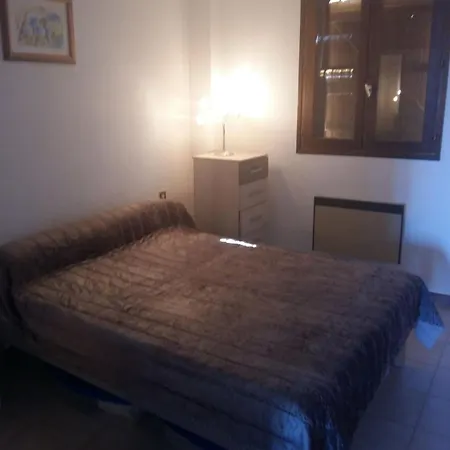 Apartment Avec Piscine Partagee