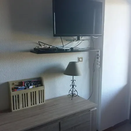 Apartment Avec Piscine Partagee